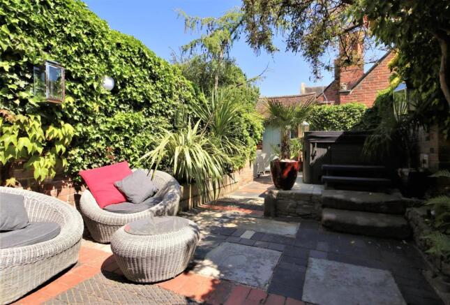 LOW MAINTENANCE REAR GARDEN