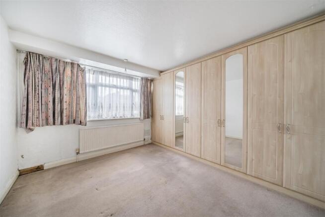 Bedroom 1.jpg