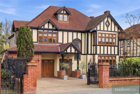 Tomswood Road, Chigwell, IG7