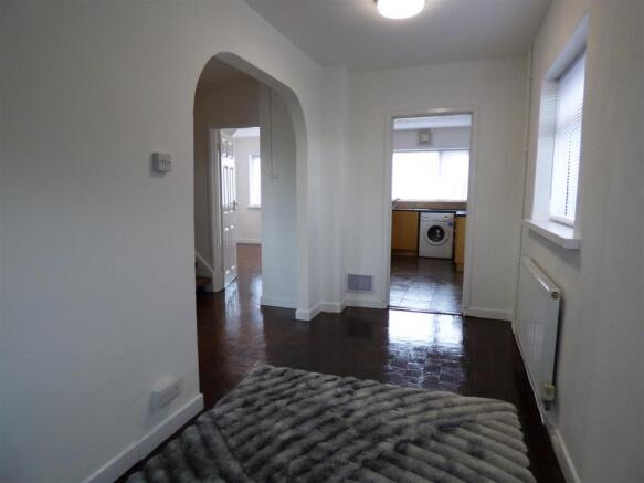 18 St Davids Close Reception Hall I 2 .JPG