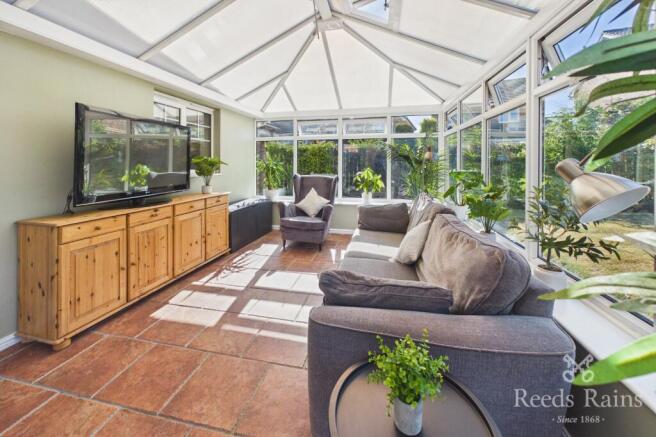 4 bed Detached for sale Image 11