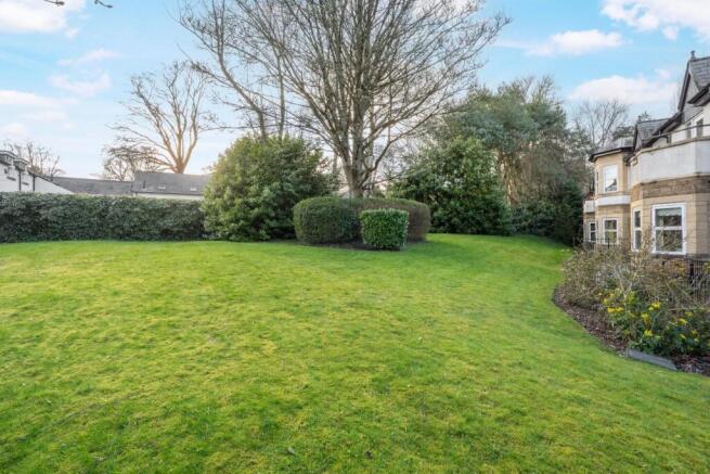 2 bed Apartment for sale Image 8