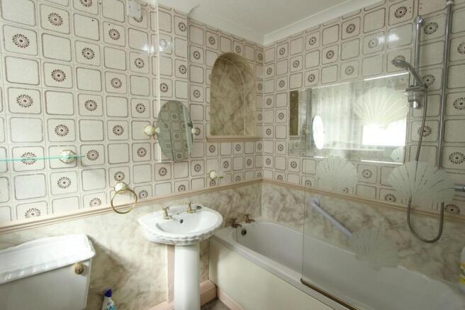 3 bed Semi-Detached to rent Image 12