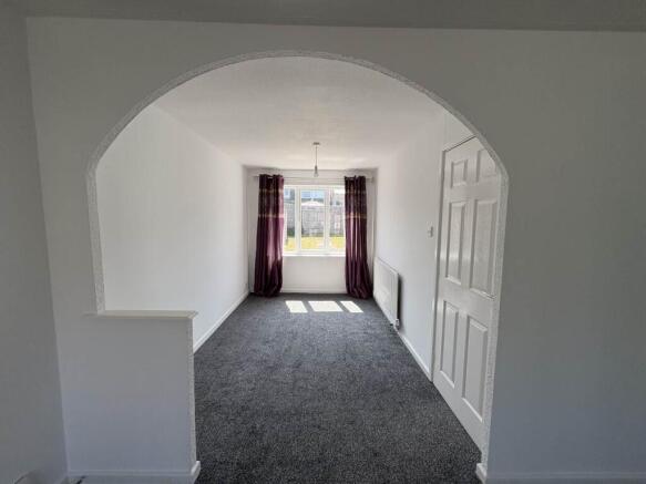 3 bed Detached to rent Image 4