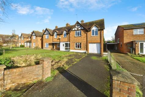 Becket Gardens, Welwyn, Hertfordshire, AL6