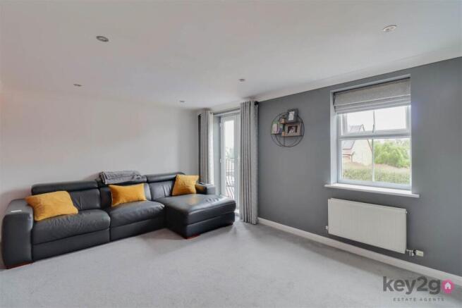 3 bed Terraced for sale Image 9