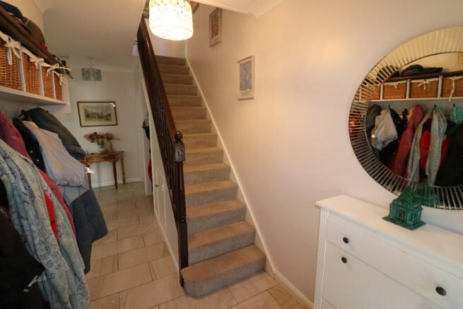 5 bed Semi-Detached to rent Image 10