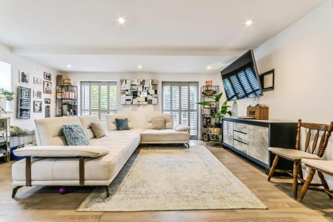 Apartment Living Rm
