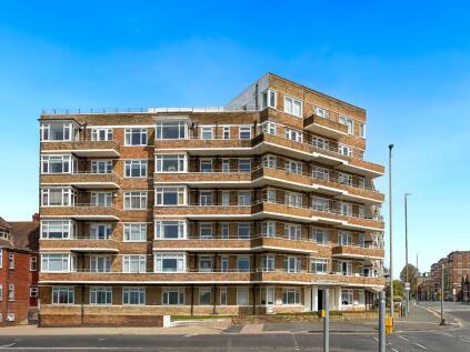 Kingsway, Hove, BN3