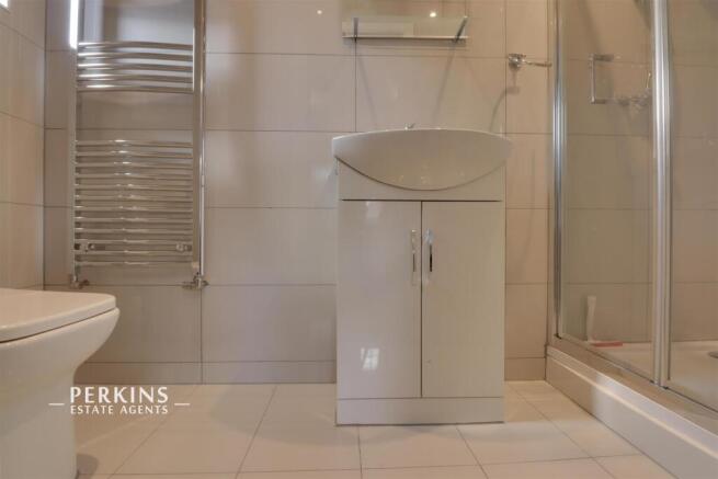 BATHROOM 2.jpg