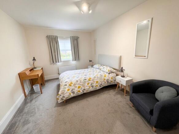 2 bed Apartment for sale Image 11