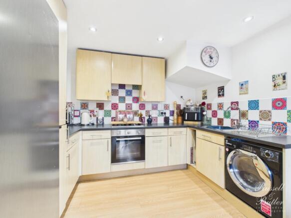 CAM01995G0-PR0430-STILL016