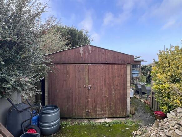 Garden, Garage, Views