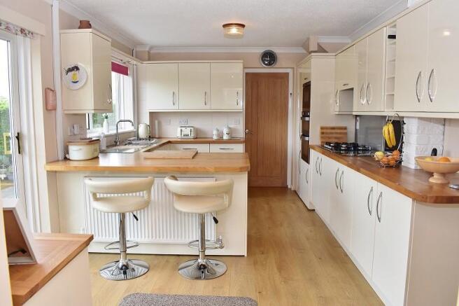 Kitchen / breakfast room / part conservatory