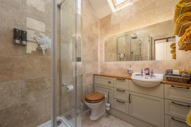 3 bed Terraced for sale Image 11