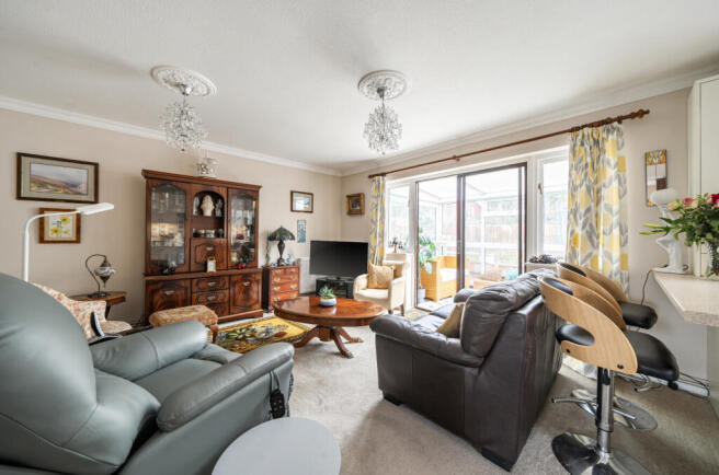 1415854-18-699323...