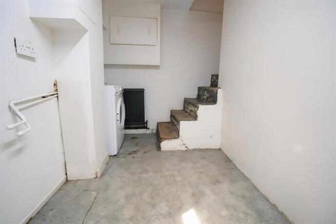 2 bed Terraced for sale Image 8