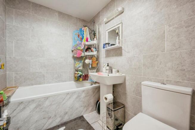 2 bed Flat for sale Image 4