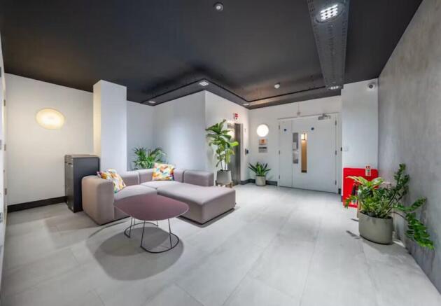 10 Jamestown - Reception