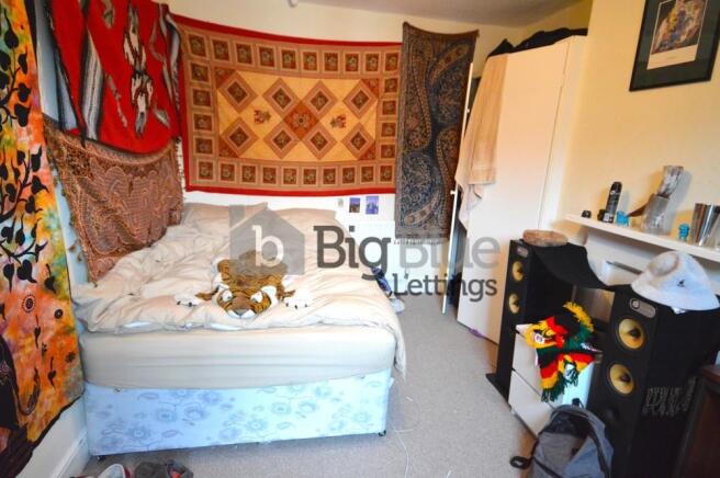 5 bed House Share to rent Image 5