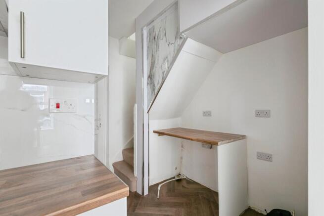 2 bed Terraced for sale Image 8