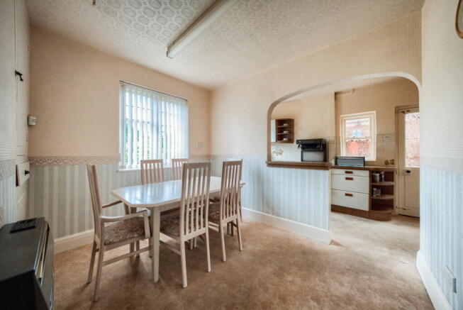 Coleshill Heath Road, Marston Green, B37 7HU photo 3