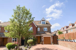 4, Flora Close, Stanmore HA7 4PY