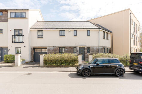 Newfoundland Way, Portishead