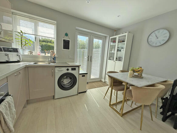 2 bed Terraced for sale Image 7