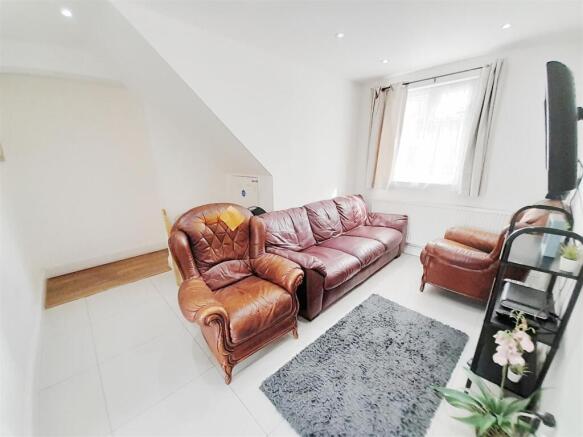 Communal Lounge & Dining Area