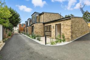 Flat 8, Mirravale Court, Queens Road, Buckhurst Hill IG9 5BH