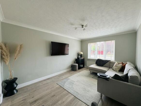 4 bed Detached for sale Image 4