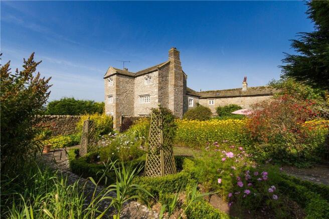 Garden To House