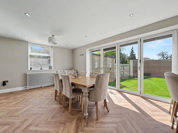 4 bed Detached for sale Image 6