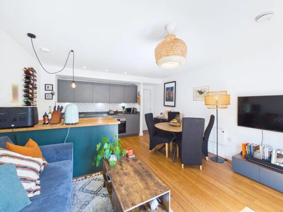 Kitchen/Living Area
