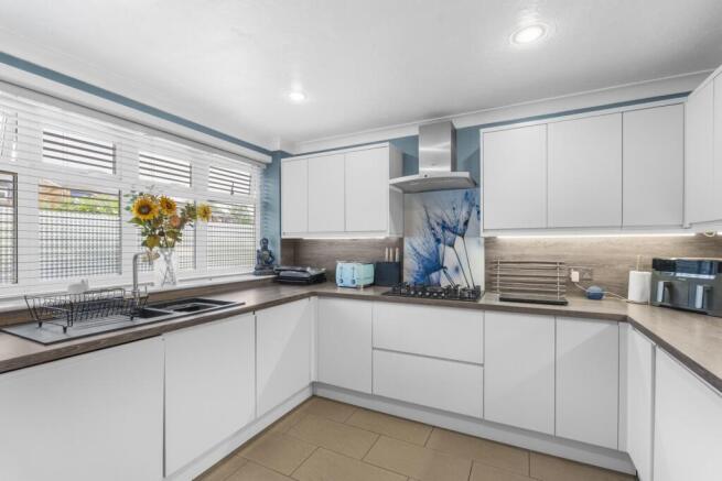 Elmwood, Sawbridgeworth, Hertfordshire, CM21 photo 4
