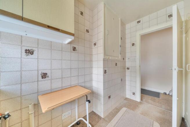 2 bed Bungalow for sale Image 6