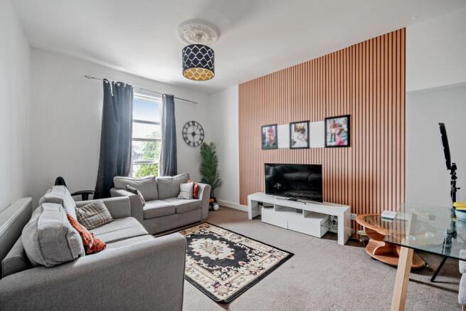 2 bed Flat for sale Image 5