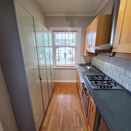 Kitchen 2.jpg