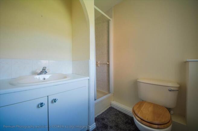 EN SUITE