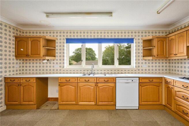 4 bed Detached for sale Image 5