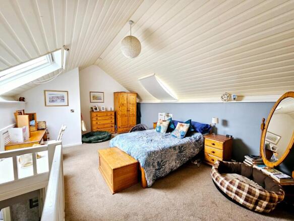 4 bed Terraced for sale Image 12