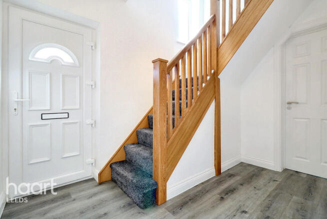 4 bed Semi-Detached for sale Image 9