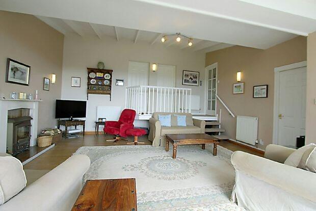 Sitting Room.