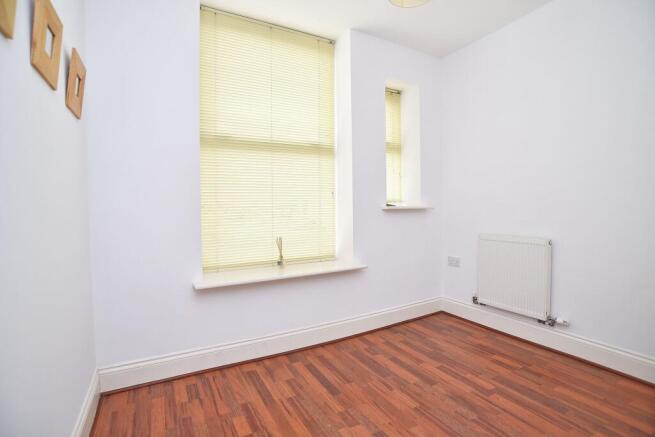 2 bed Flat for sale Image 10