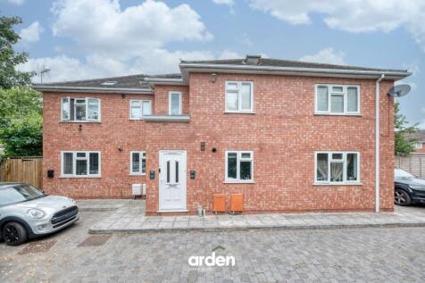 Flat C Middle Hollow Court, WR4 0BT