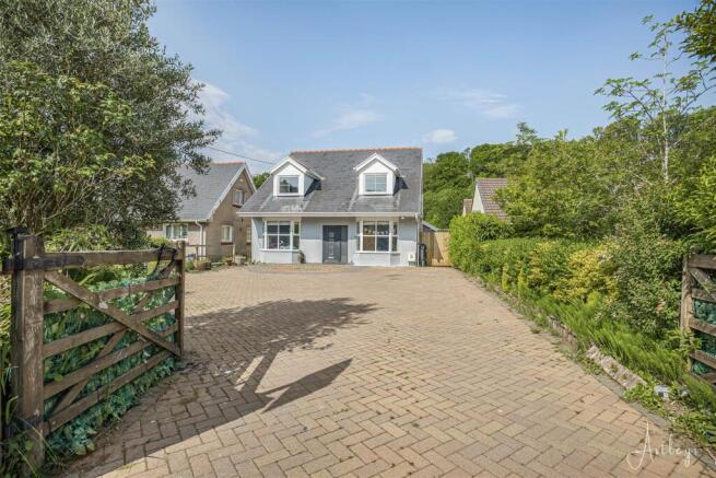Another view of front of property