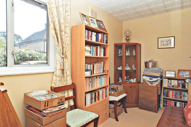 Bedroom 2/Study