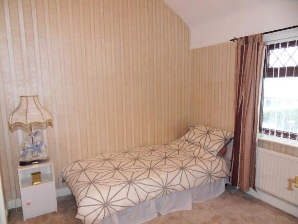 BEDROOM 2