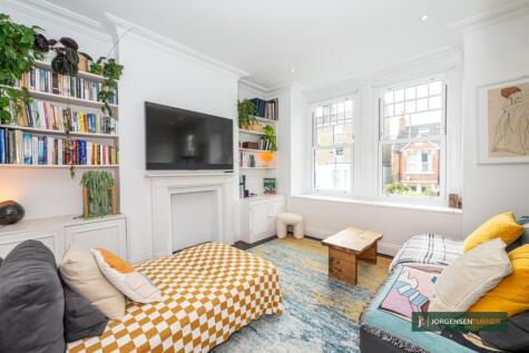 Oaklands Grove, Shepherds Bush, W12